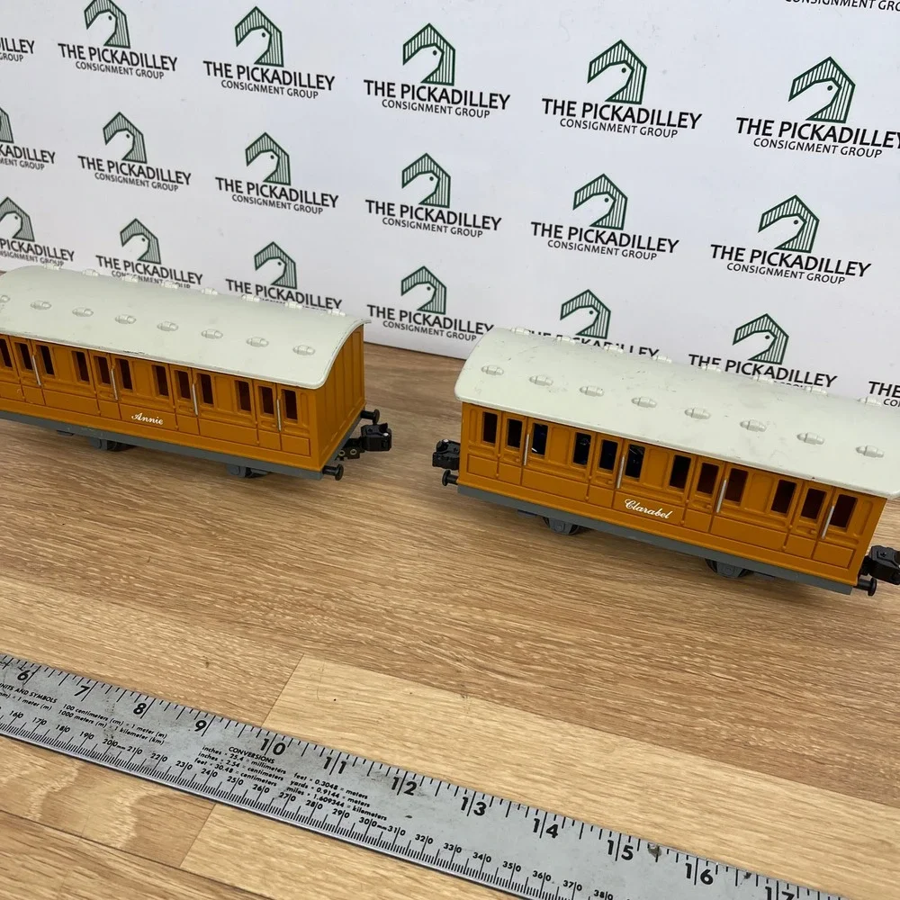 Lionel G Scale Thomas the Tank Engine Annie Clarabel Train Set 7-11022 2011